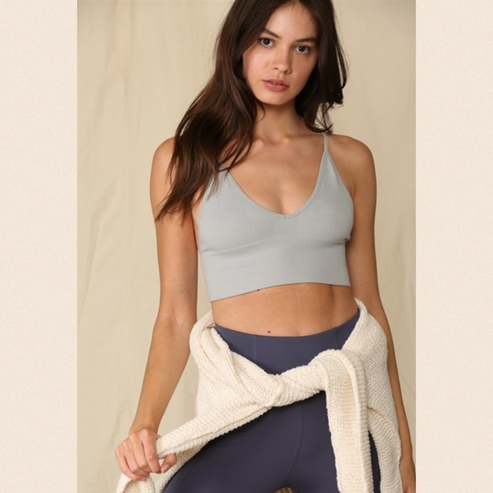 Pewter Ribbed Seamless Triangle Chest Brami
